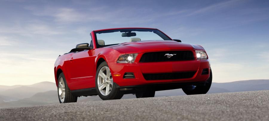  Ford Mustang GT 2010 года  (фото 130 из 213)